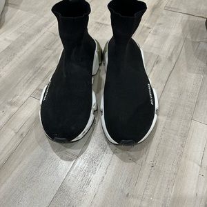 Size 9 Balenciaga sock shoes alright condition.